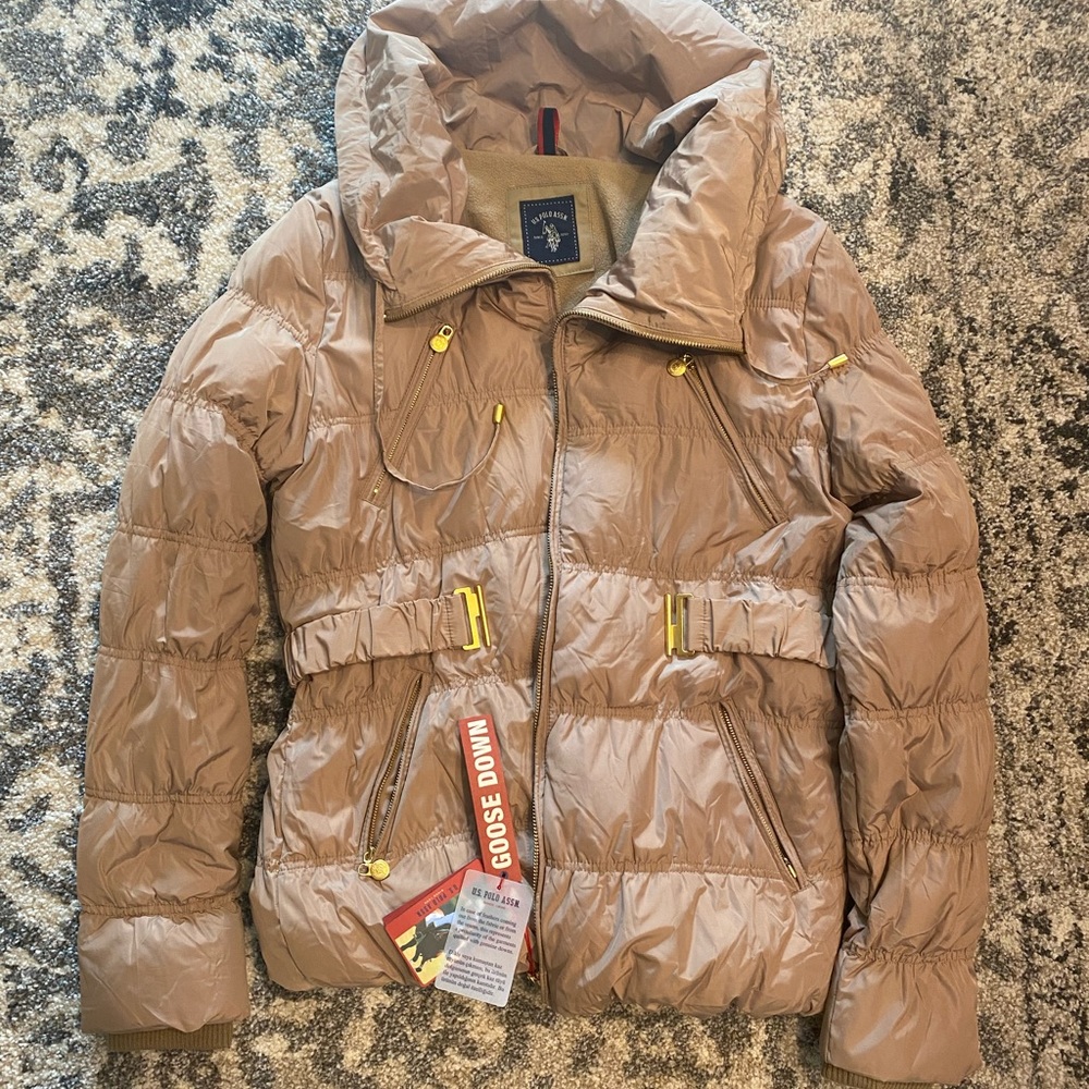 NWT ZIP FRONT PUFFER JACKET. Very warm goose down winter coat  size S/M